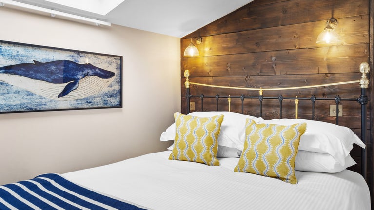 The double bedroom at Tom Parsons' Hut, Cornwall